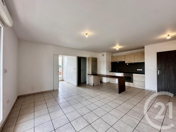 Appartement F3 à vendre  3 pièces - 56,20 m 2   ARES  - 33