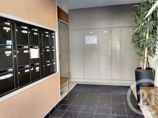 Appartement F3 à vendre  3 pièces - 56,20 m 2   ARES  - 33