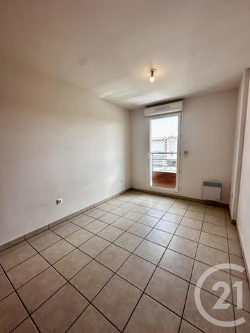 Appartement F3 à vendre  3 pièces - 56,20 m 2   ARES  - 33