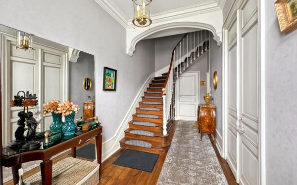 Maison à vendre    7 pièces • 198 m2 Périgueux