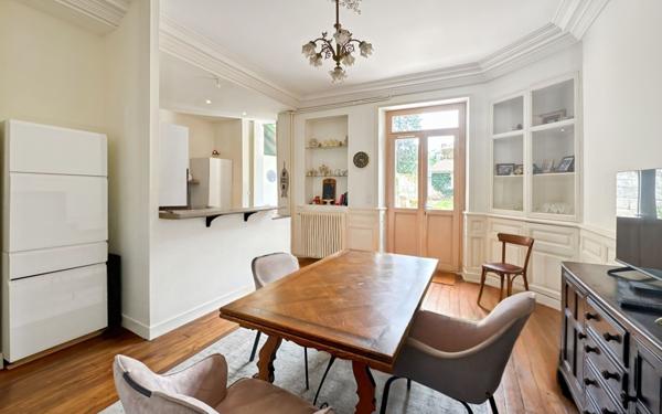 Maison à vendre    7 pièces • 198 m2 Périgueux