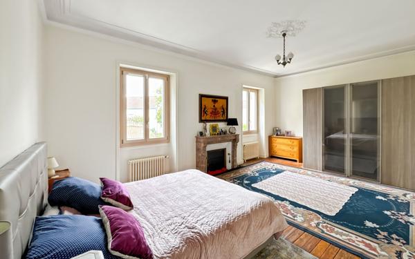 Maison à vendre    7 pièces • 198 m2 Périgueux