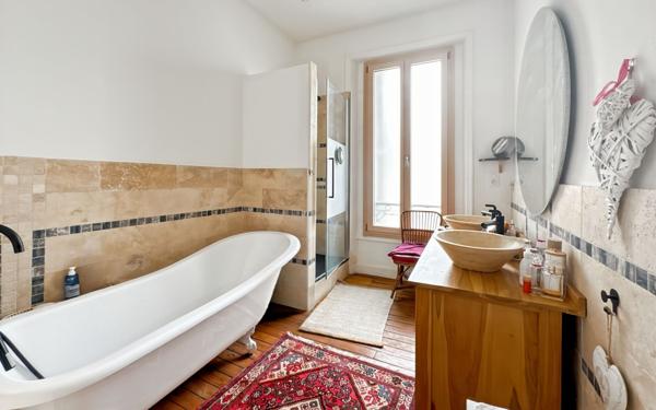 Maison à vendre    7 pièces • 198 m2 Périgueux