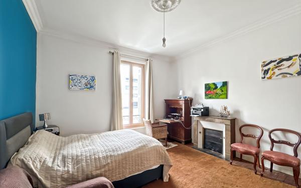 Maison à vendre    7 pièces • 198 m2 Périgueux