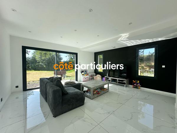 Vente Maison195 m² - 5 Pièces - SANSSAC L EGLISE (43320)