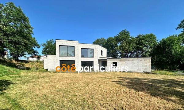 Vente Maison195 m² - 5 Pièces - SANSSAC L EGLISE (43320)
