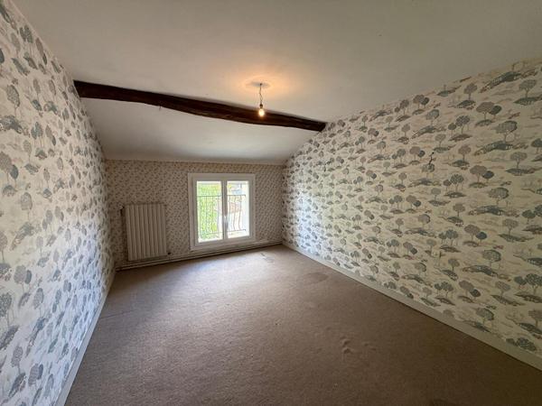 A vendre -Corps de ferme - 118m² - 6 pièces -Doué En Anjou - D5928