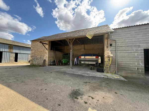 A vendre -Corps de ferme - 118m² - 6 pièces -Doué En Anjou - D5928