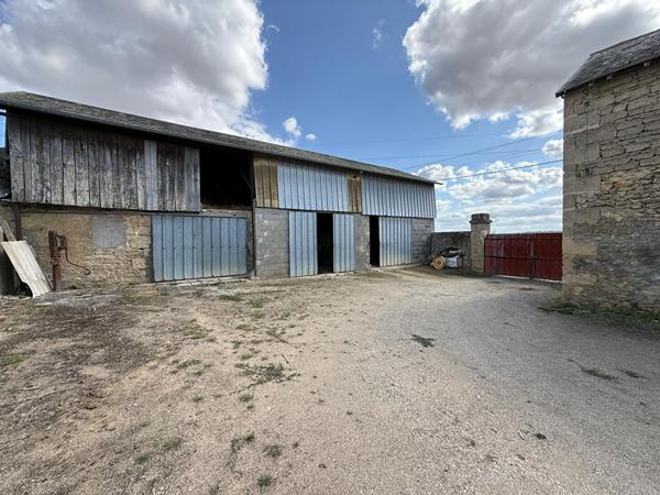 A vendre -Corps de ferme - 118m² - 6 pièces -Doué En Anjou - D5928