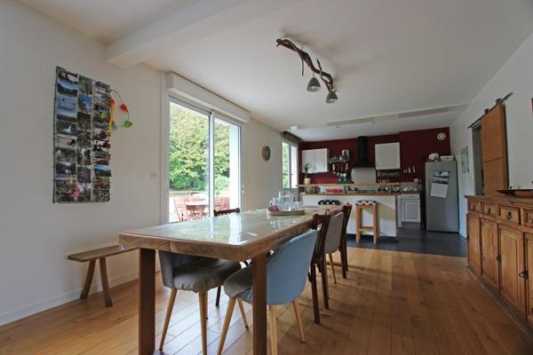 UNE JOLIE MAISON FAMILIALE, SUR KERLAGATU. -