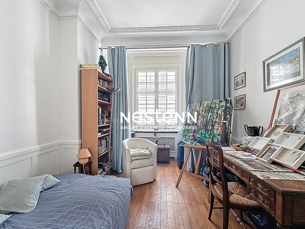 Appartement de Prestige. 136 m² Traversant , 3e Étage avec Ascenseur, Secteur Carnot / Paris 17e