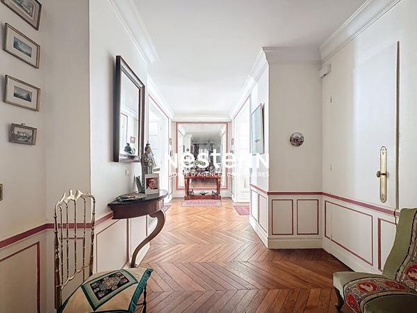 Appartement de Prestige. 136 m² Traversant , 3e Étage avec Ascenseur, Secteur Carnot / Paris 17e