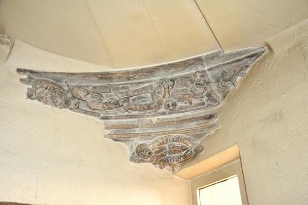 Propriété (inscrit MH)à vendre NEVERS (58) La prestigieuse Maison du Prieur au coeur historique de NEVERS à réabiliter.