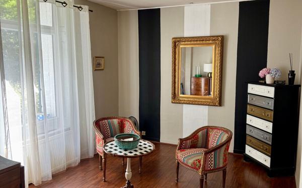 Appartement à vendre    6 pièces •  Narrosse