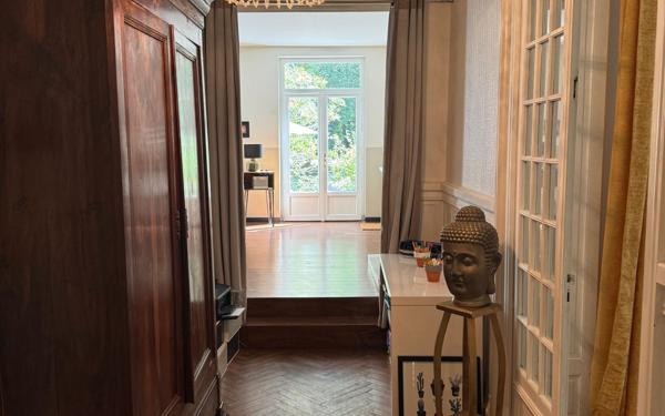 Appartement à vendre    6 pièces •  Narrosse