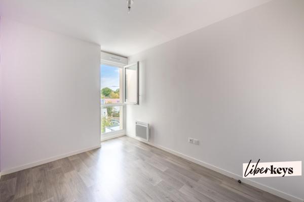 Proche Plaisir - Duplex 4 pièces de 91 m² avec terrasse et deux parkings