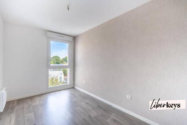 Proche Plaisir - Duplex 4 pièces de 91 m² avec terrasse et deux parkings