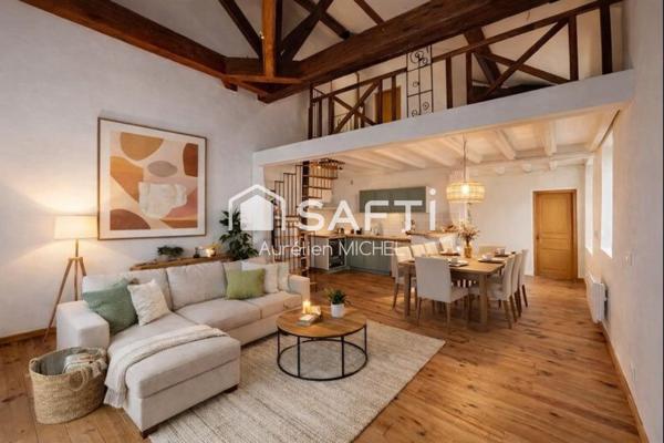 Joli appartement avec plein de charme avec sa charpente apparente