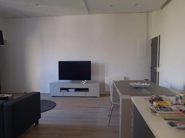 Appartement
                                                                                                                                                                                                                                                                                                                        2 pièce(s)                                                                                                                                                                                                          1 chambre(s)                                                                                                                                                                                                          56  m²