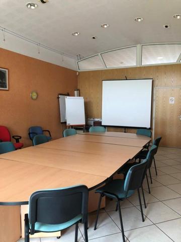 A louer bureaux La Crèche proche péage dans zone dynamique