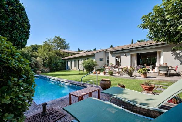 Vente Maison de luxe Villeneuve-lès-Avignon 5 Pièces 196 m²