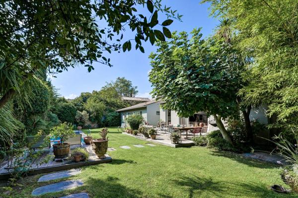 Vente Maison de luxe Villeneuve-lès-Avignon 5 Pièces 196 m²