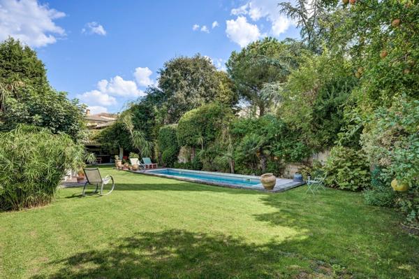 Vente Maison de luxe Villeneuve-lès-Avignon 5 Pièces 196 m²