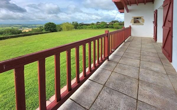 Maison à vendre    5 pièces •  Bardos