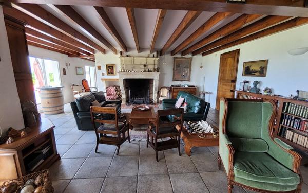 Maison à vendre    5 pièces •  Bardos