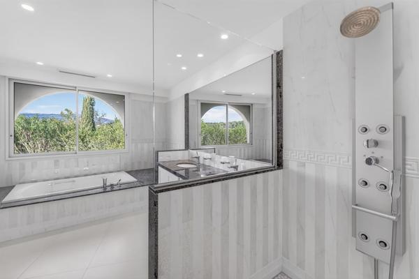 Vente Bastide Mouans-Sartoux 13 Pièces 540 m²