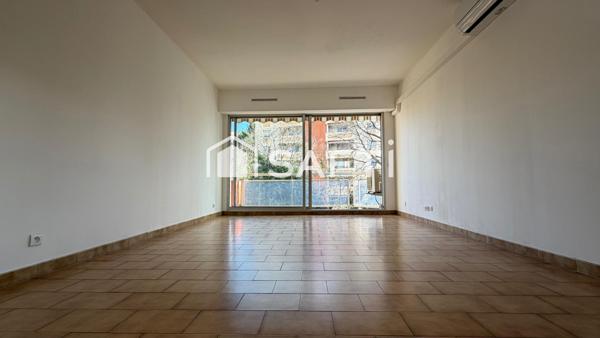 Appartement T3 - Terrasse - Box Fermé - Ascenseur