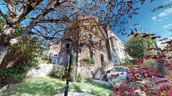 VILLEMOMBLE, Maison Meulière, secteur Eglise 6 pièces 130 m2