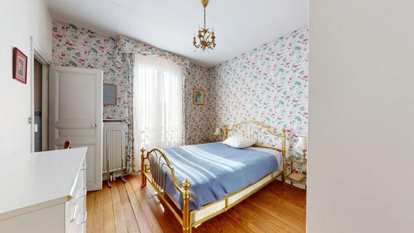 VILLEMOMBLE, Maison Meulière, secteur Eglise 6 pièces 130 m2