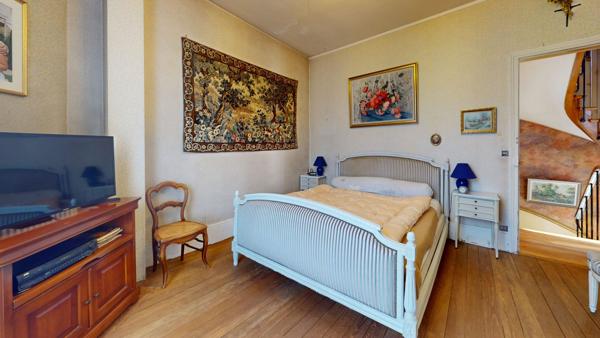 VILLEMOMBLE, Maison Meulière, secteur Eglise 6 pièces 130 m2