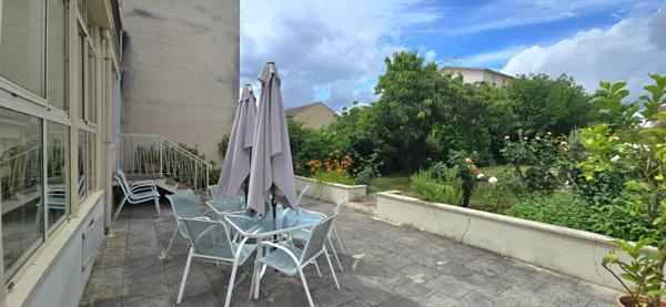 Maison de ville type 7, avec jardin et garage, Quartier Vesone