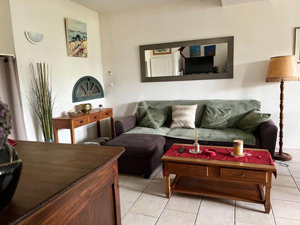 Maison Saintes à louer meublé de 60m² habitable.