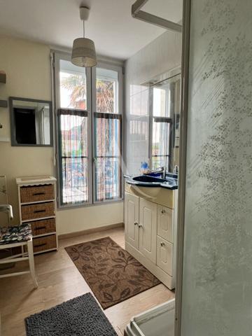 Maison Saintes à louer meublé de 60m² habitable.