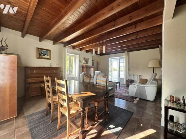 MAILLEZAIS BOURG - MAISON ANCIENNE EN BORD DE CONCHE