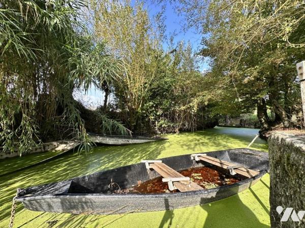 MAILLEZAIS BOURG - MAISON ANCIENNE EN BORD DE CONCHE