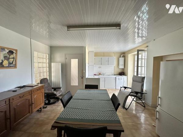 MAILLEZAIS BOURG - MAISON ANCIENNE EN BORD DE CONCHE