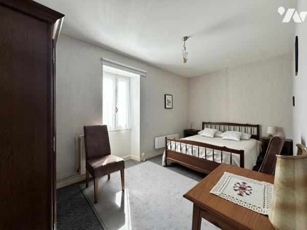 MAILLEZAIS BOURG - MAISON ANCIENNE EN BORD DE CONCHE