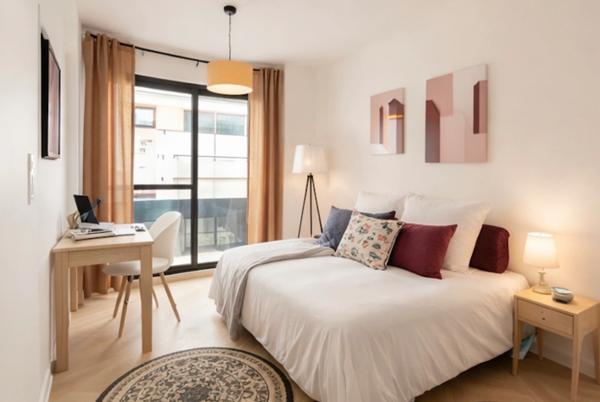 Opportunité à SURESNES 92 limite PUTEAUX - Immeuble récent de 2024, lumineux appartement de 3 pièces avec balcon à proximité des quais de Seine.