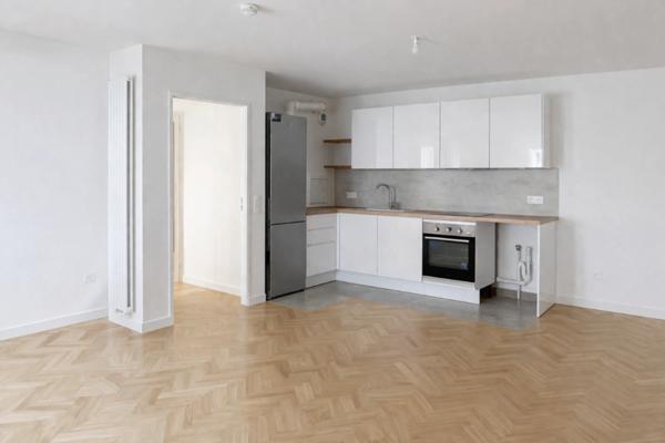 Opportunité à SURESNES 92 limite PUTEAUX - Immeuble récent de 2024, lumineux appartement de 3 pièces avec balcon à proximité des quais de Seine.