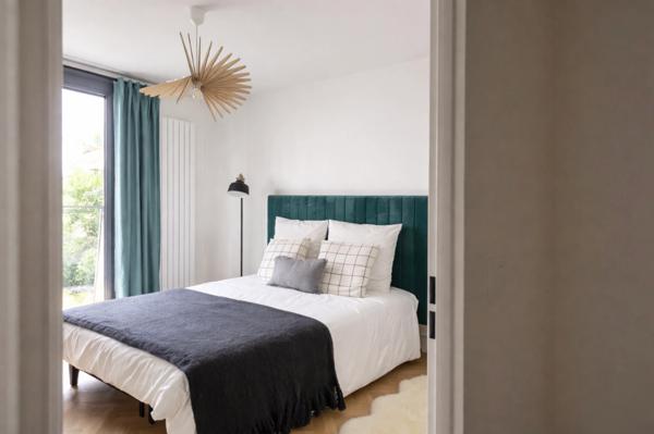 Opportunité à SURESNES 92 limite PUTEAUX - Immeuble récent de 2024, lumineux appartement de 3 pièces avec balcon à proximité des quais de Seine.