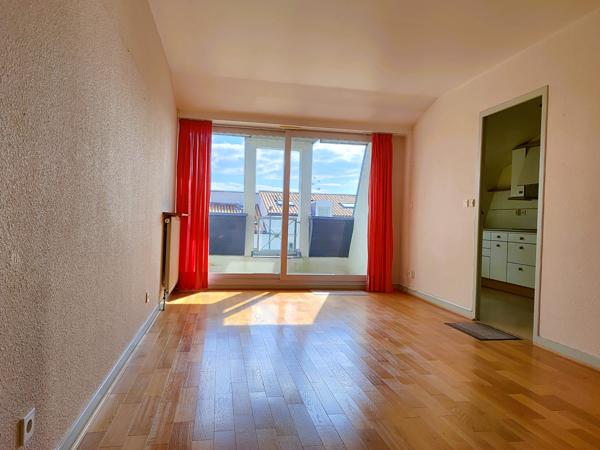 La Rochelle (17000) DERNIER ETAGE – Appartement 3 Pièces avec Balcon et Parking – La Rochelle Centre