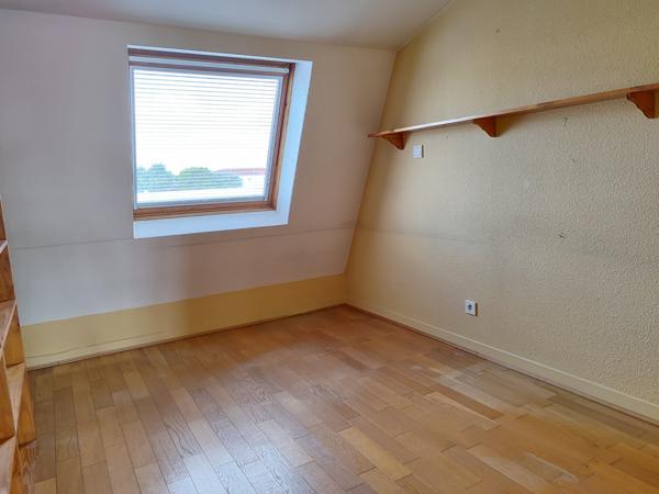 La Rochelle (17000) DERNIER ETAGE – Appartement 3 Pièces avec Balcon et Parking – La Rochelle Centre