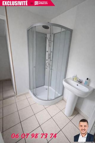 Maison avec garage et cour ? Idéal investissement locatif ? Rentabilité 11,2 %