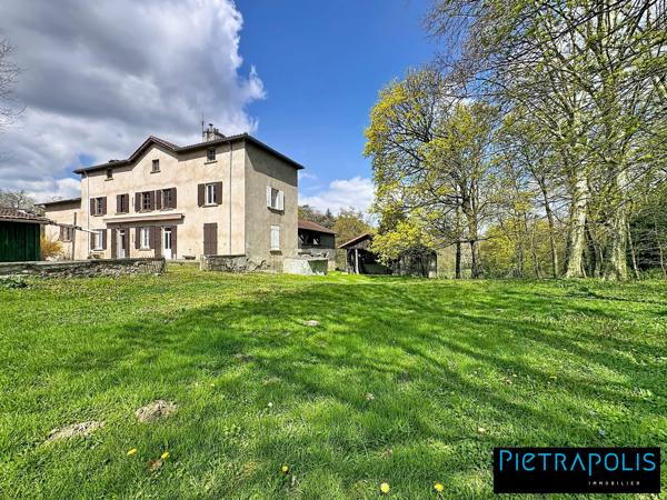 Maison de 320m² à rénover sur une parcelle de 5249m2 et dépendances