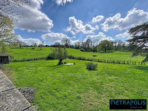 Maison de 320m² à rénover sur une parcelle de 5249m2 et dépendances