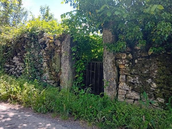 Maison  4 pièce(s) 104 m2 , grange